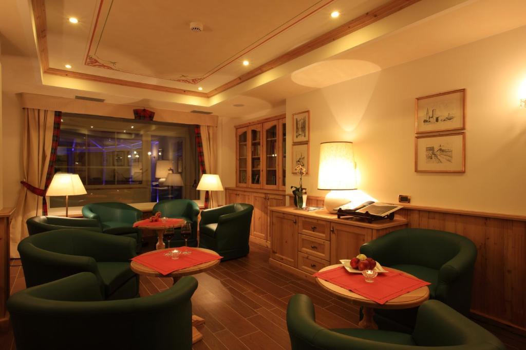 Dolce Avita Hotel Spa & Resort Andalo Ngoại thất bức ảnh